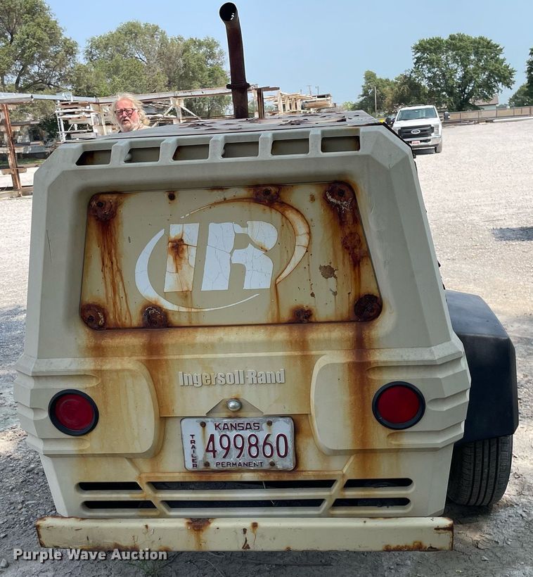 image for item HN9953 2003 Ingersoll Rand 185  air compressor