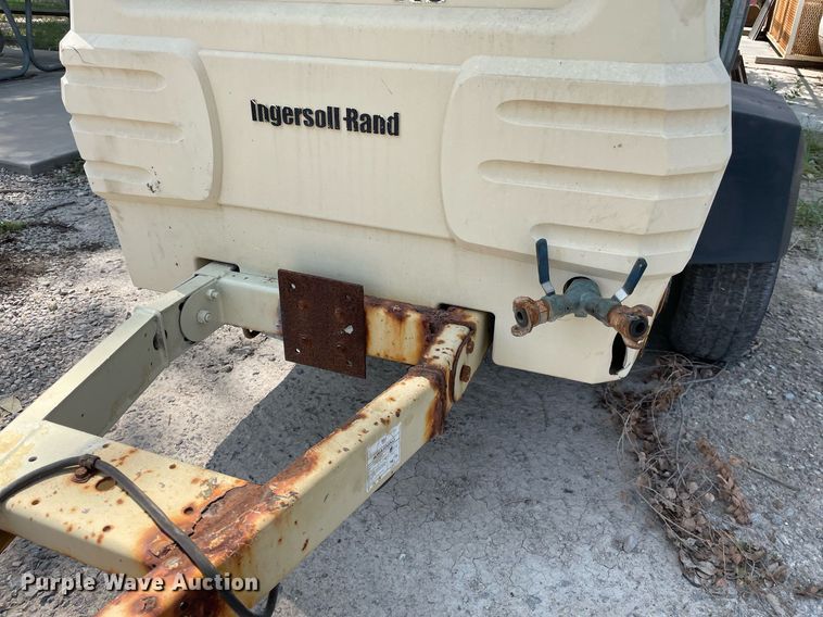 image for item HN9953 2003 Ingersoll Rand 185  air compressor