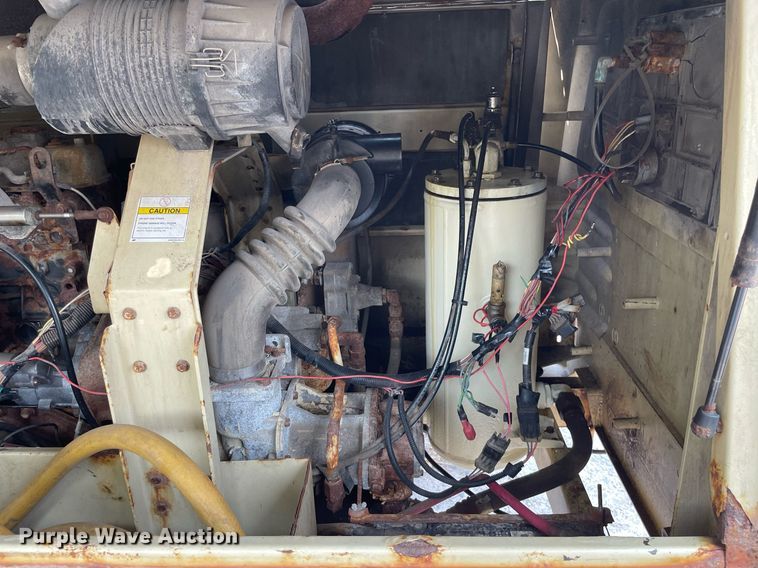 image for item HN9953 2003 Ingersoll Rand 185  air compressor