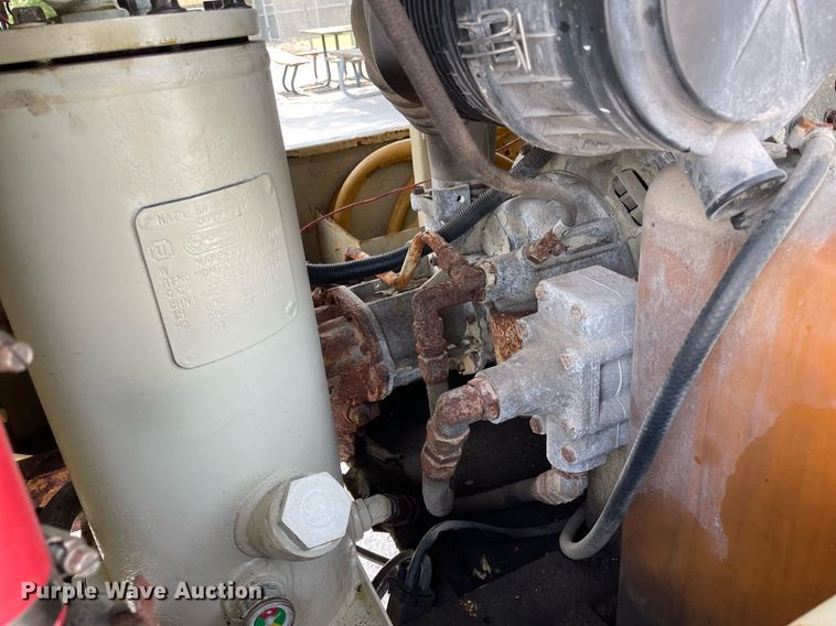image for item HN9953 2003 Ingersoll Rand 185  air compressor