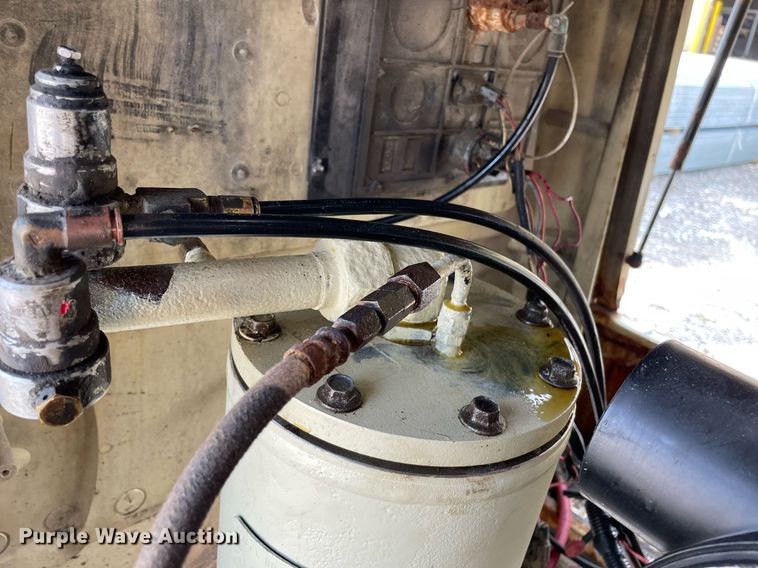 image for item HN9953 2003 Ingersoll Rand 185  air compressor