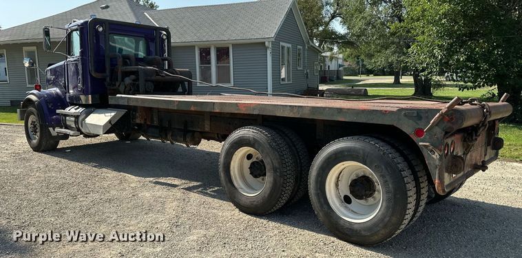 image for item HN9961 1997 Western Star 4864F  winch truck