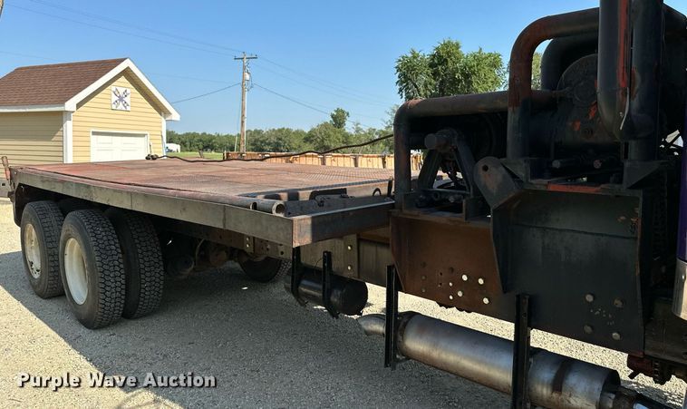 image for item HN9961 1997 Western Star 4864F  winch truck