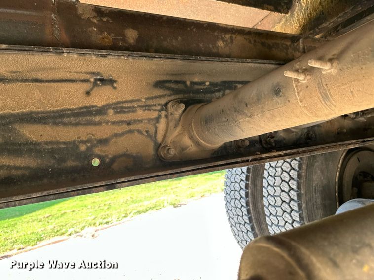 image for item HN9961 1997 Western Star 4864F  winch truck