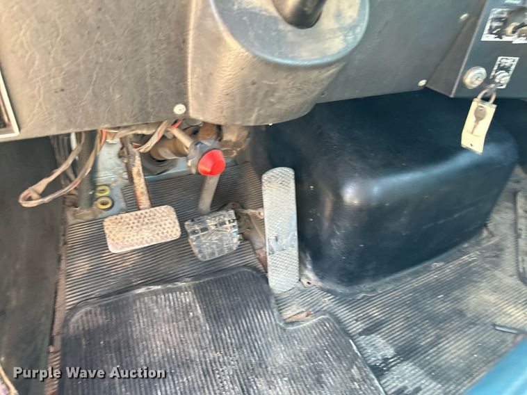 image for item HN9961 1997 Western Star 4864F  winch truck