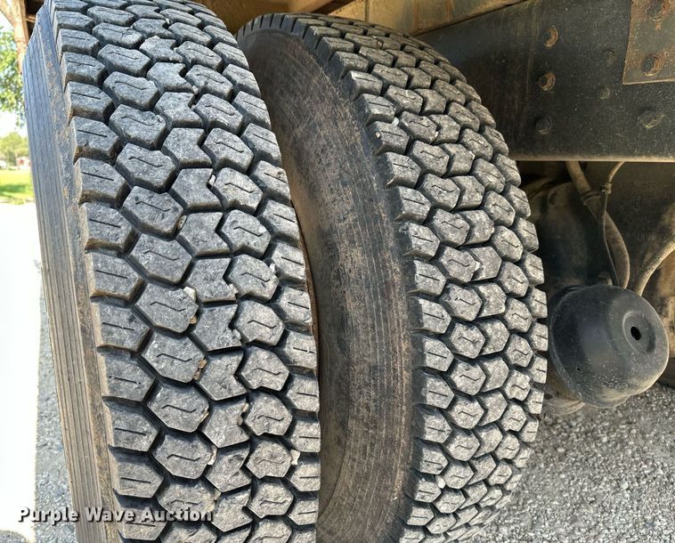 image for item HN9961 1997 Western Star 4864F  winch truck