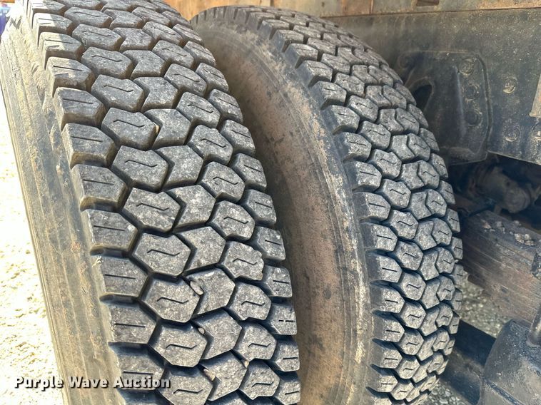 image for item HN9961 1997 Western Star 4864F  winch truck