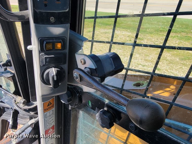 image for item HY9095 2017 Case TR270  tracked skid steer loader