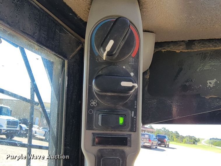 image for item HY9095 2017 Case TR270  tracked skid steer loader