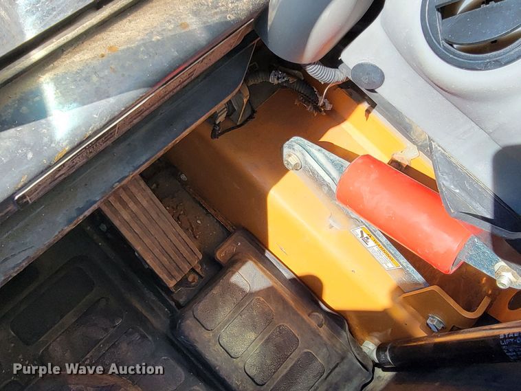 image for item HY9095 2017 Case TR270  tracked skid steer loader