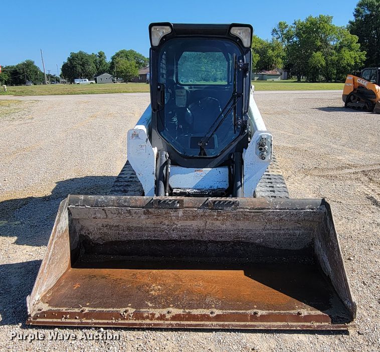 image for item HY9096 2017 Bobcat T550  tracked skid steer loader