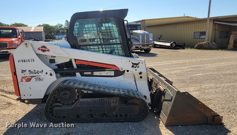 image for item HY9096 2017 Bobcat T550  tracked skid steer loader