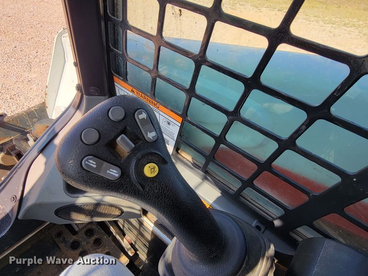 image for item HY9096 2017 Bobcat T550  tracked skid steer loader