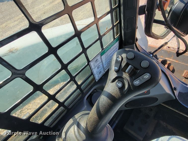 image for item HY9096 2017 Bobcat T550  tracked skid steer loader