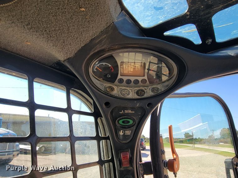 image for item HY9096 2017 Bobcat T550  tracked skid steer loader