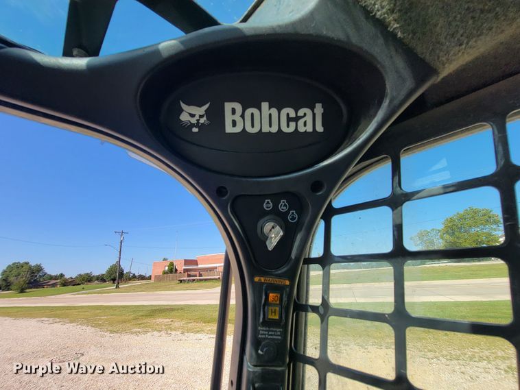 image for item HY9096 2017 Bobcat T550  tracked skid steer loader