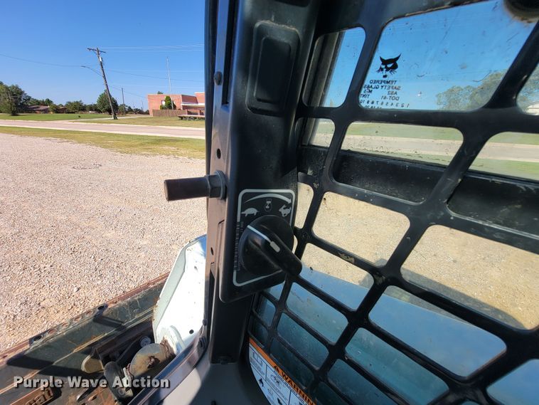 image for item HY9096 2017 Bobcat T550  tracked skid steer loader