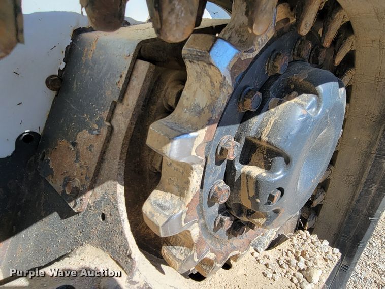 image for item HY9096 2017 Bobcat T550  tracked skid steer loader