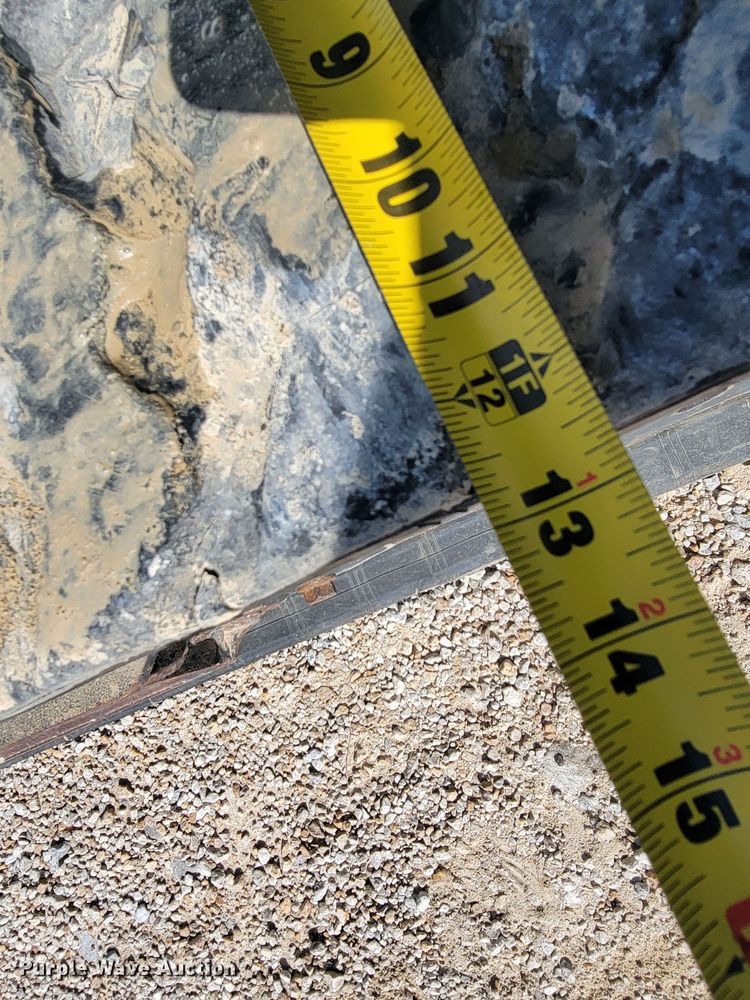 image for item HY9096 2017 Bobcat T550  tracked skid steer loader