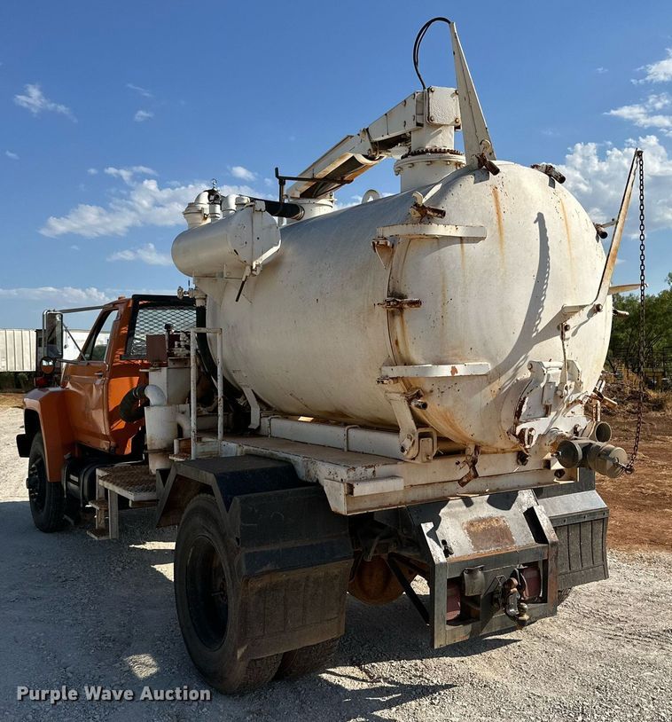 image for item KM9818 1986 Ford F8000  vacuum truck