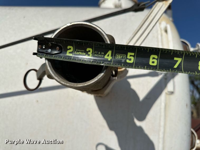 image for item KM9818 1986 Ford F8000  vacuum truck