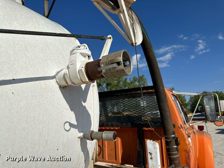 image for item KM9818 1986 Ford F8000  vacuum truck