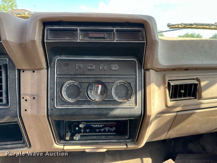 image for item KM9818 1986 Ford F8000  vacuum truck