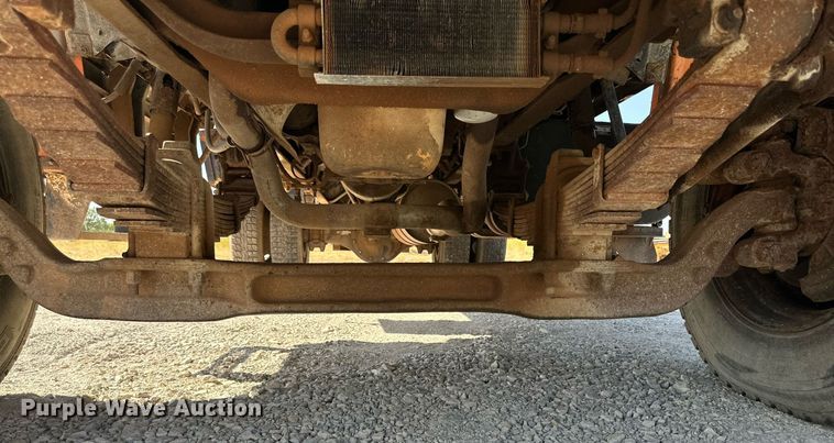 image for item KM9818 1986 Ford F8000  vacuum truck