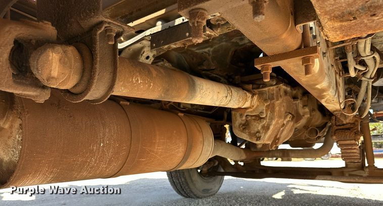 image for item KM9818 1986 Ford F8000  vacuum truck