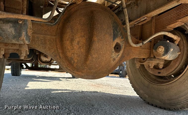 image for item KM9818 1986 Ford F8000  vacuum truck