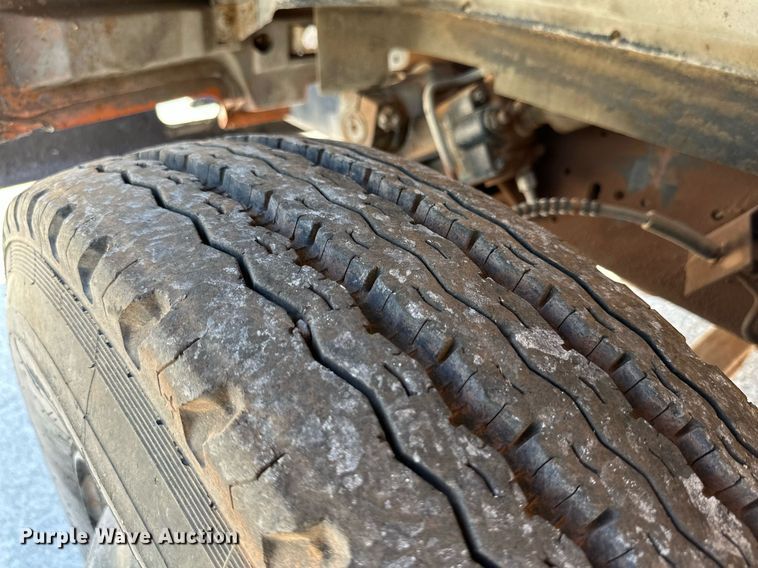 image for item KM9818 1986 Ford F8000  vacuum truck