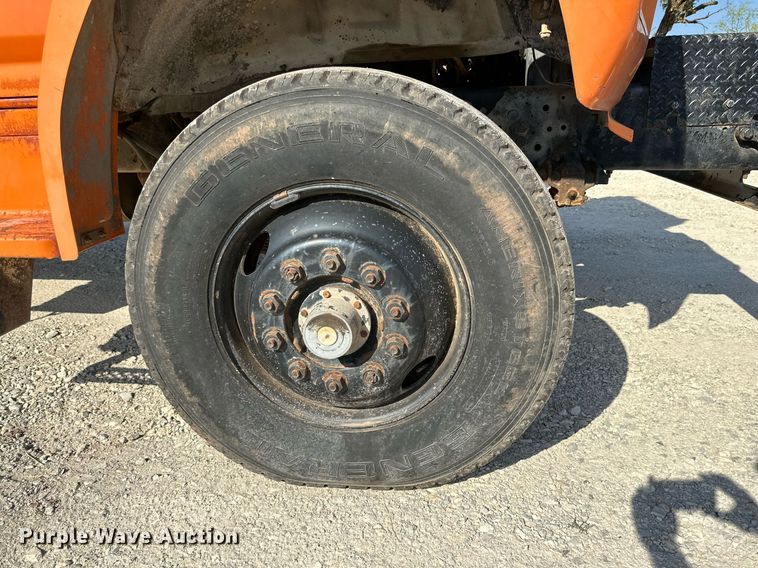 image for item KM9818 1986 Ford F8000  vacuum truck