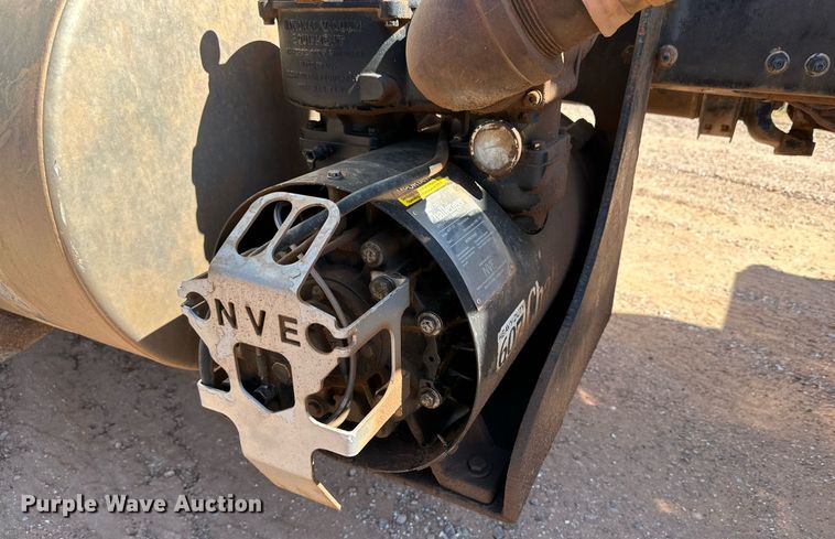 image for item KM9819 2007 Mack CHN613  semi truck