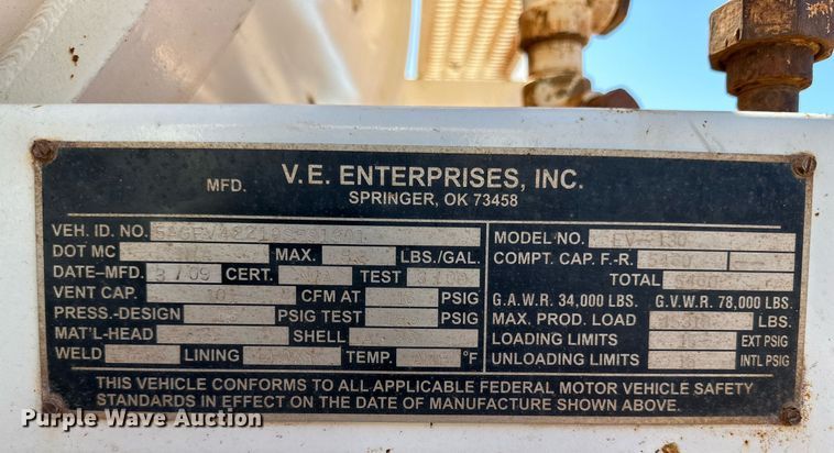 image for item KM9819 2007 Mack CHN613  semi truck