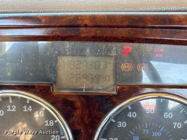 image for item KM9821 2006 Mack CV713  semi truck