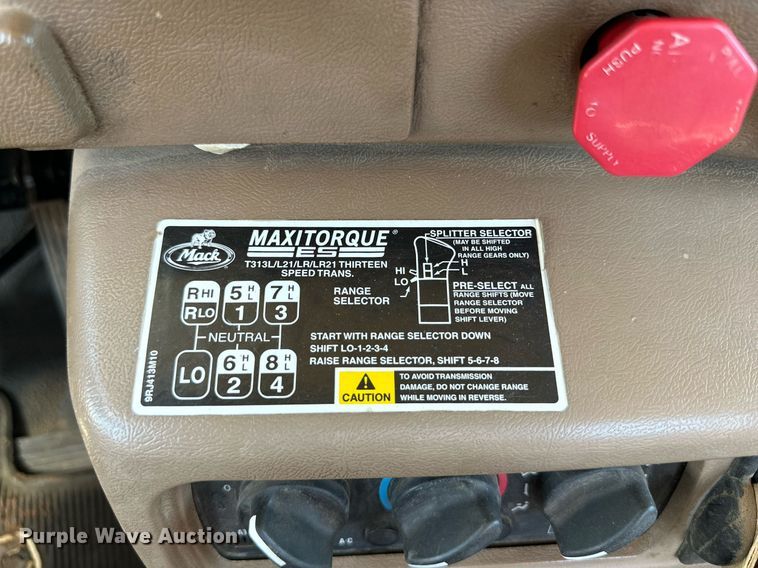 image for item KM9821 2006 Mack CV713  semi truck