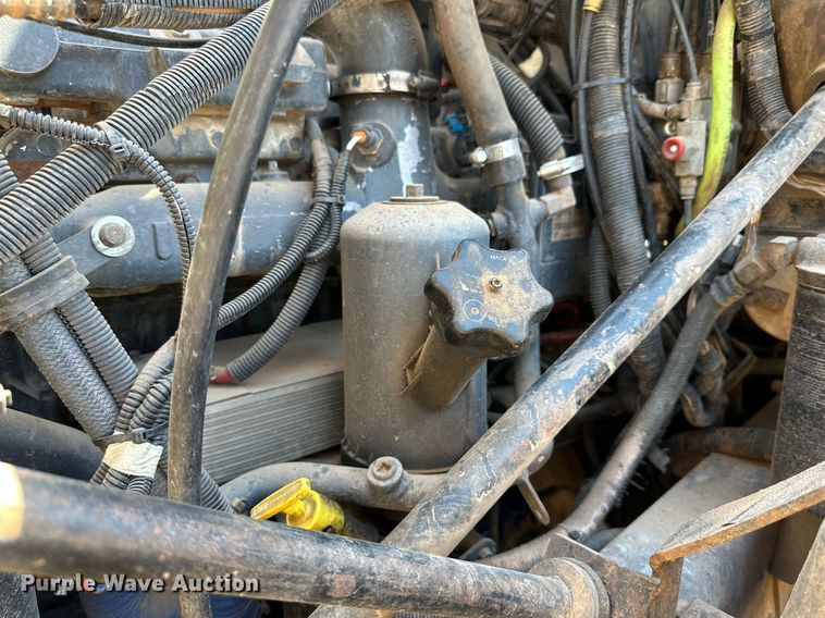 image for item KM9821 2006 Mack CV713  semi truck