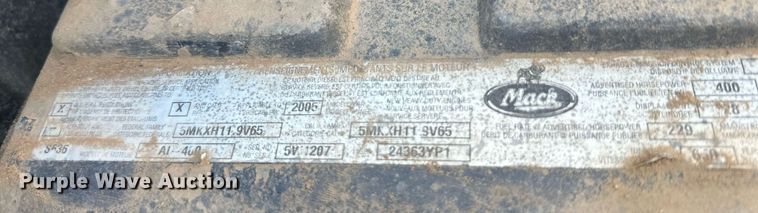 image for item KM9821 2006 Mack CV713  semi truck