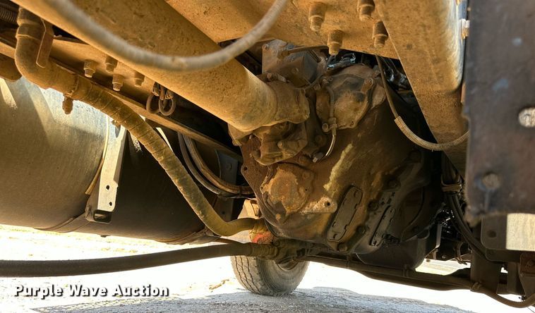 image for item KM9821 2006 Mack CV713  semi truck