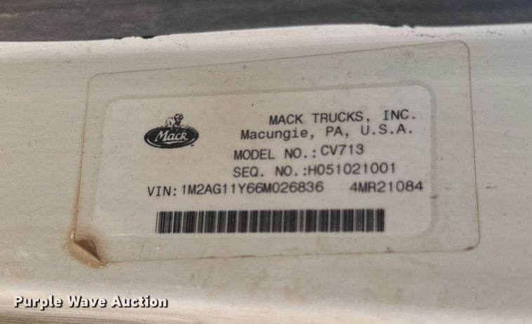image for item KM9821 2006 Mack CV713  semi truck