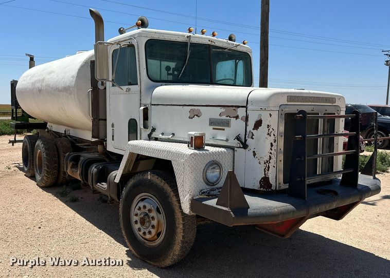image for item KM9822 1973 International F5070  water truck
