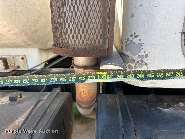 image for item KM9822 1973 International F5070  water truck