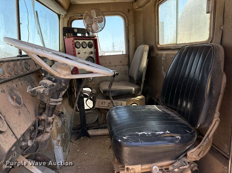 image for item KM9822 1973 International F5070  water truck