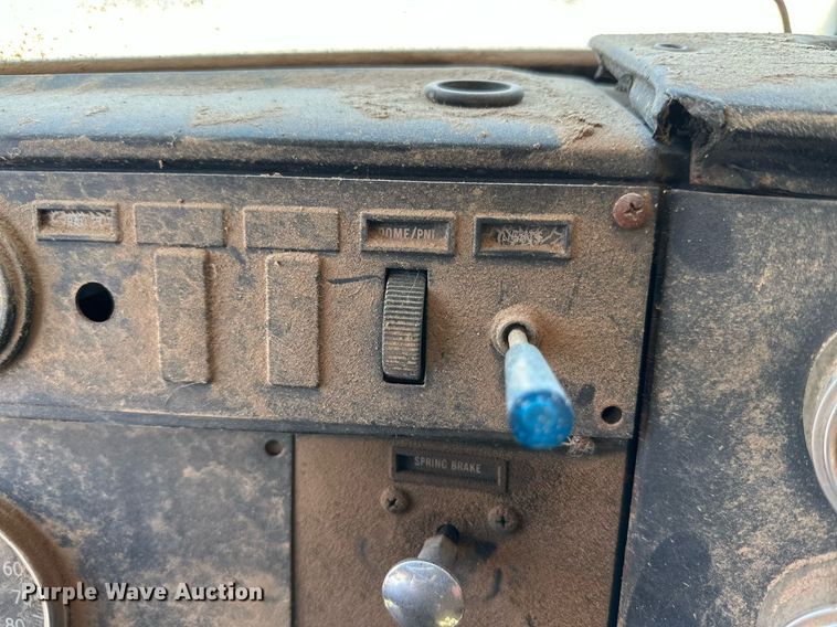 image for item KM9822 1973 International F5070  water truck