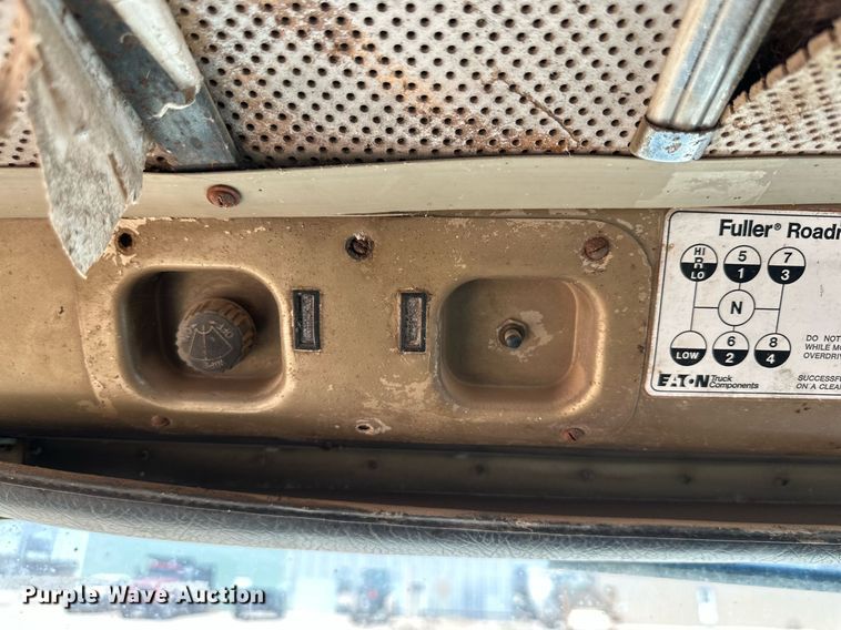 image for item KM9822 1973 International F5070  water truck