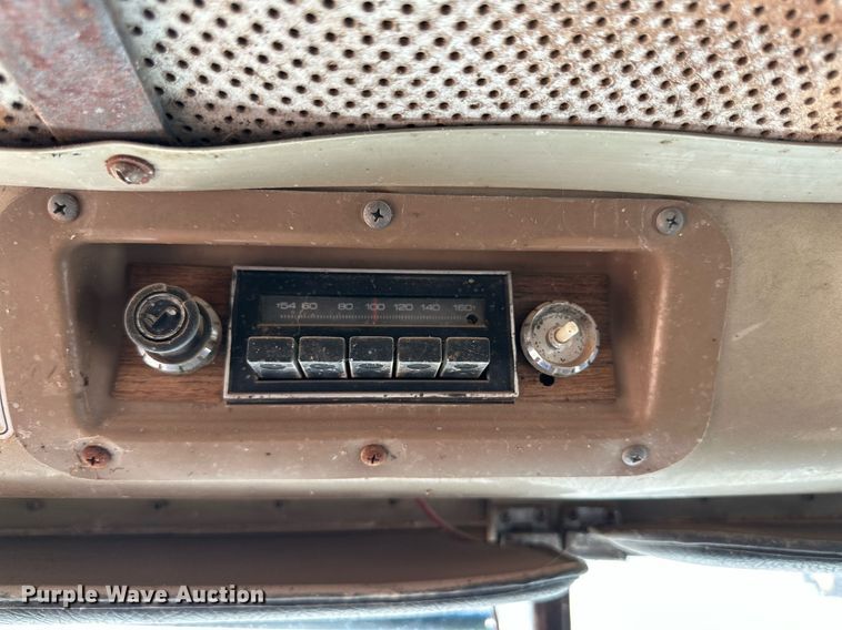 image for item KM9822 1973 International F5070  water truck