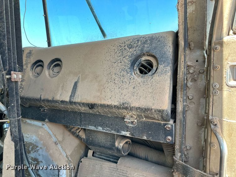 image for item KM9822 1973 International F5070  water truck