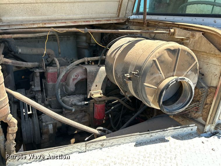 image for item KM9822 1973 International F5070  water truck