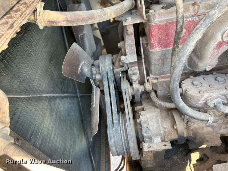 image for item KM9822 1973 International F5070  water truck