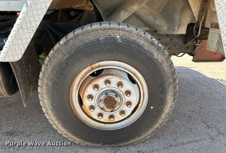 image for item KM9822 1973 International F5070  water truck